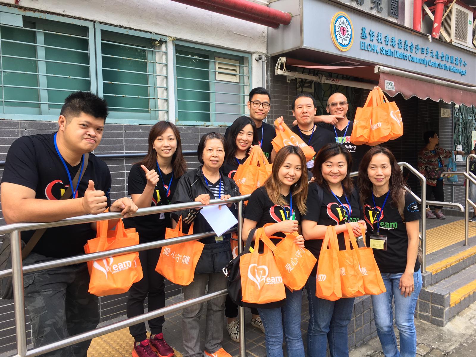 Guardforce V-team Visited the Elderly Living On Their Own At Shatin Lek Yuen Estate